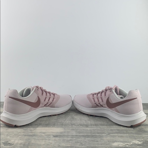 nike run swift pink